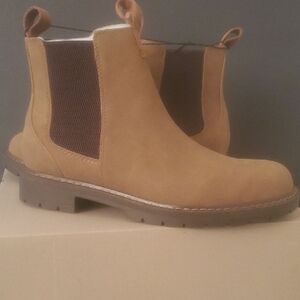 Portland Leather Tan Chelsea Boots